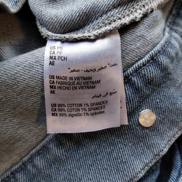 L Style & Co Blue Bandana Jean Jacket Roses Light Wash Trucker Denim NWT PS - Picture 9 of 9